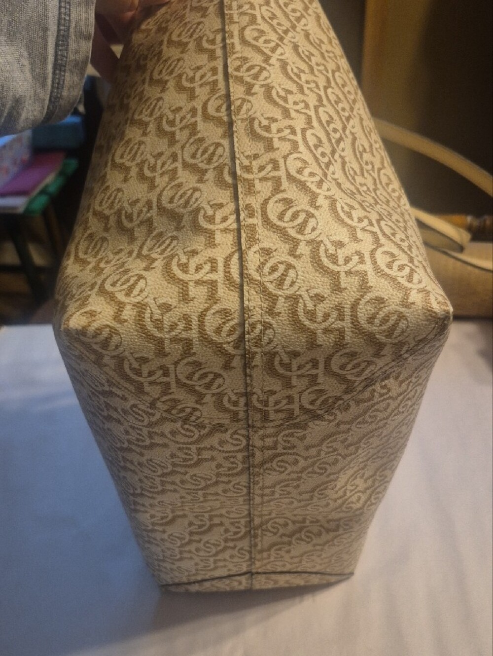 EUC!! Coach Beige & Cream Signature Canvas Tote - Picture 4 of 11